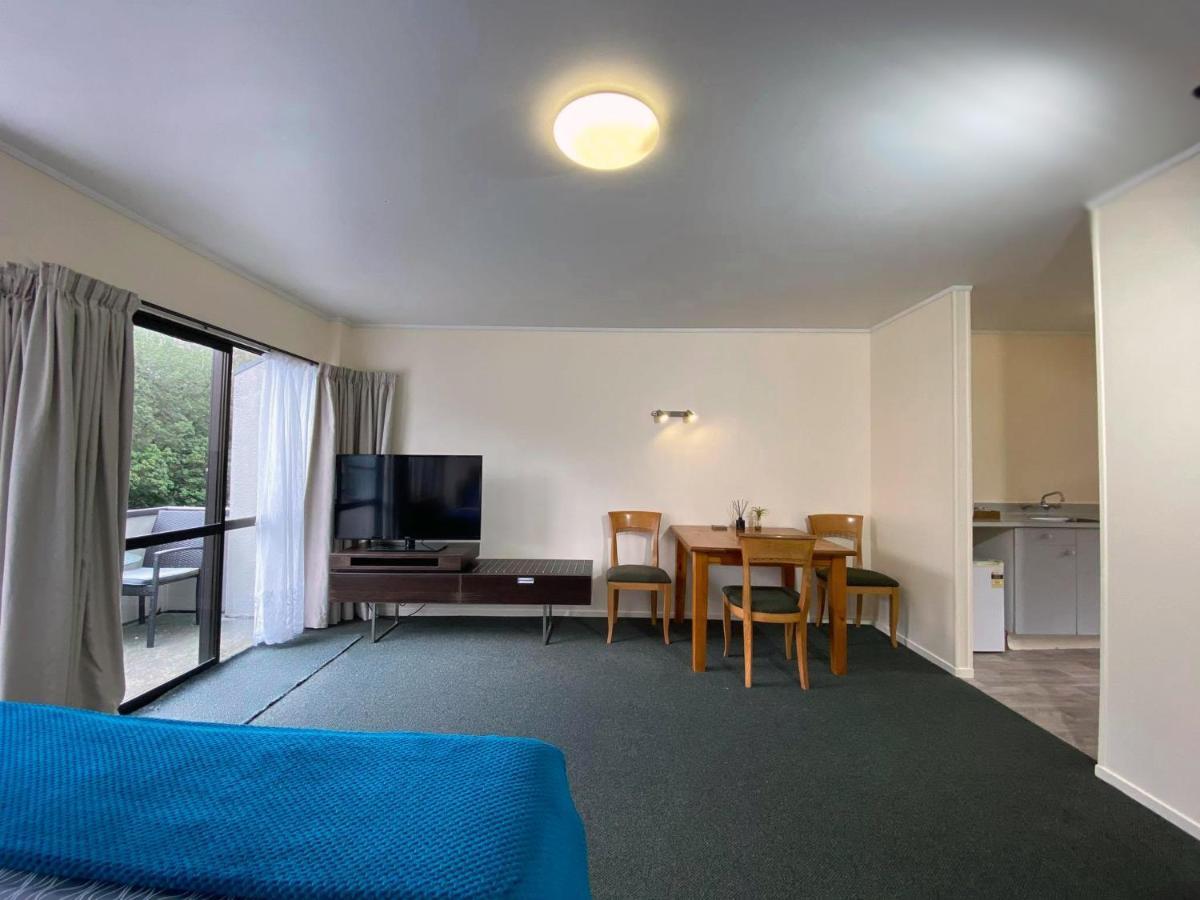 Pembrooke Motor Lodge Whangarei Bagian luar foto