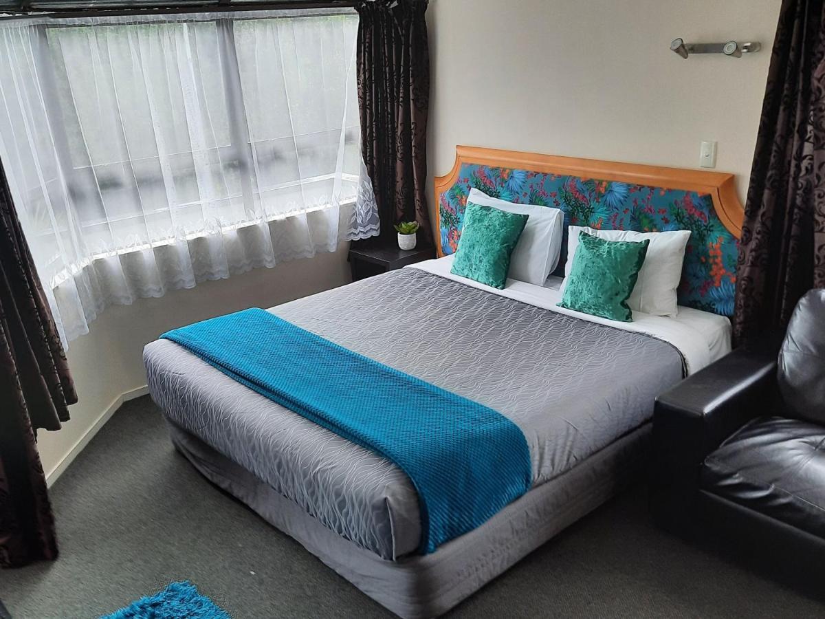 Pembrooke Motor Lodge Whangarei Bagian luar foto